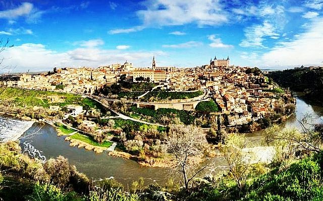 View of the walled city of Toledo (Ticia Verveer)