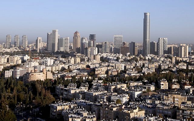 General view of  Tel Aviv on December 27, 2010. (Abir Sultan/Flash 90)