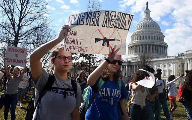 Hundreds of high school and middle school students from the District of Columbia, Maryland and Virginia staged walkouts and gather in front of the Capitol in support of gun control in the wake of the Florida shooting February 21, 2018 in Washington, DC. (AFP PHOTO / Olivier Douliery)