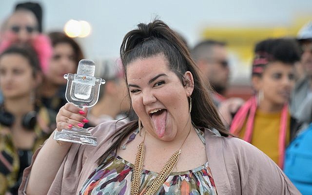 Winner of the Eurovision 2018 song contest Netta Barzilai seen as she arrives at Ben Gurion International Airport on May 14, 2018. (Flash90)