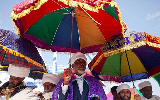 Kesim, Ethiopian rabbinical leaders, at a Sigd celebration at Jerusalem's Haas Promenade when thousands gather to pray and recite Psalms. (Flash90)