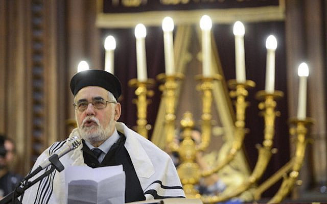Brussels' Grand Rabbi Albert Guigui speaks during a ceremony at Brussels' Great Synagogue on June 2, 2014, following the May 24, 2014 fatal shooting at the Jewish Museum in Brussels. (AFP Photo/Belga Photo/Laurie Dieffembaco)