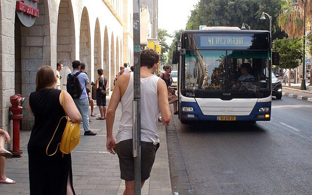 Tel Aviv bus (iStock)