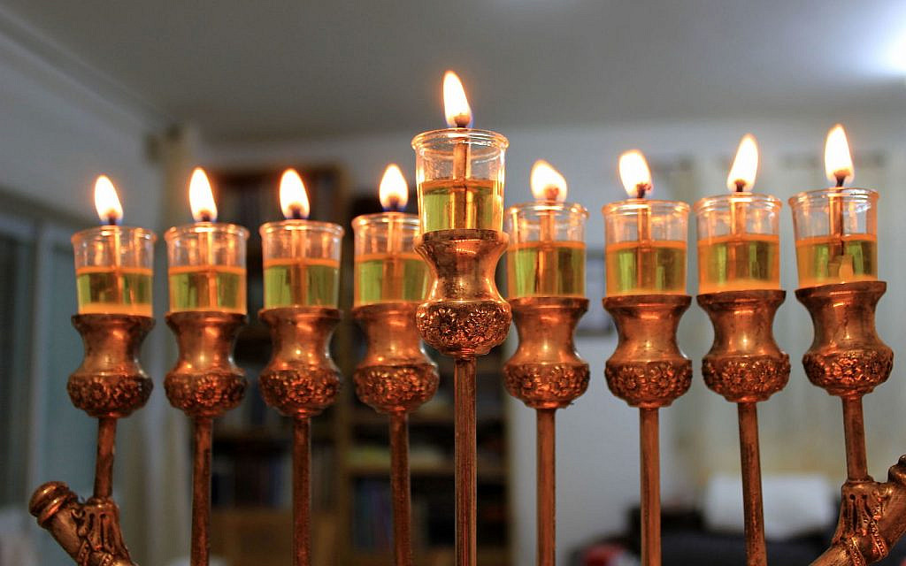 Hanukkah menorah (PD Yair Aronshtam/Wikimedia Commons)
