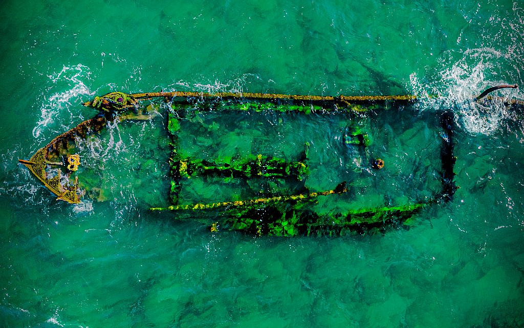 The Sa’ar Shipwreck, just north of Herzliya (photo: Yoav Cohen)