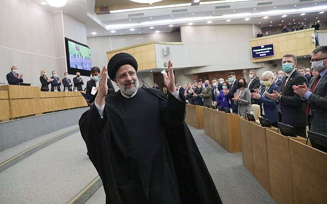 Standing ovations for Raisi in the Russian Parliament.  Image: Russian State Duma
