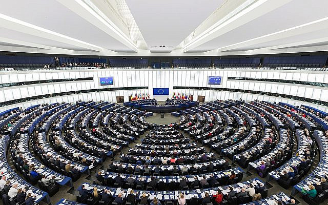 The Hemicycle of the European Parliament in Strasbourg during a plenary session in 2014. Photo by DAVID ILIFF. License: CC BY-SA 3.0
