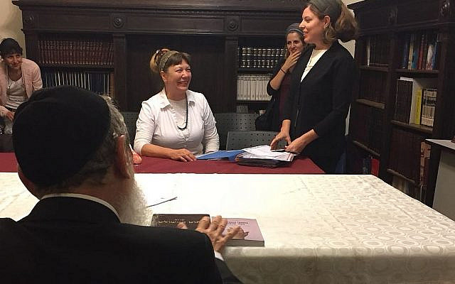 A private rabbinical court dissolves the marriage of Tzviya Gorodetsky in June 2018. (courtesy, Center for Women's Justice/Rachel Stomel)