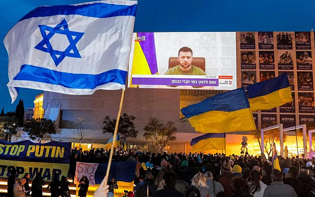 Demonstrators gather in Tel Aviv on March 20 to attend a televised video address by Ukrainian President Volodymyr Zelensky. Photo: Jack Guez/AFP via Getty Images