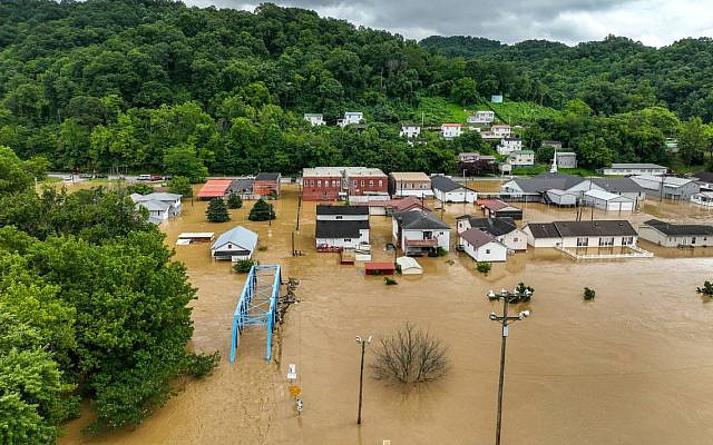 Flooding in Kentucky 2022. (via Twitter)