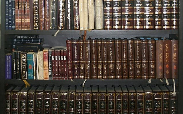 Illustrative. Hebrew books on shelves that are not sagging. (Pixabay)