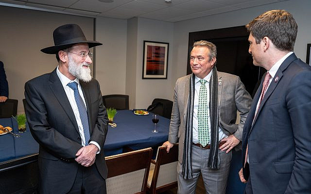 Rabbi Dovid Hofstedter speaking with Congressman Don Bacon. (courtesy, Yitzchok Saftlas)