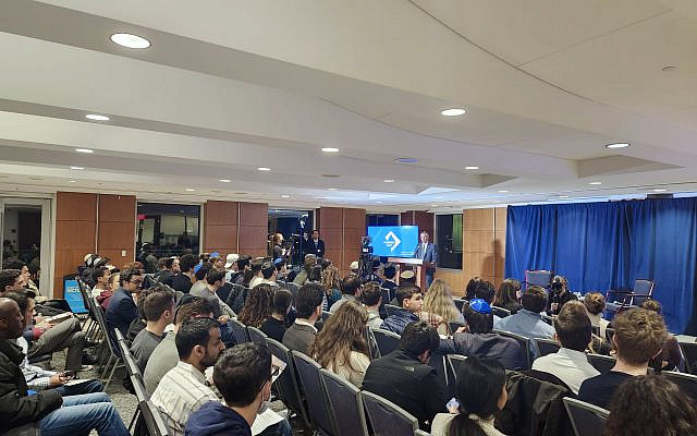 Ambassador Michael Herzog delivering remarks to DC college students, faculty, and community members at the George Washington University on November 30th. (American Friends Lubavitch)