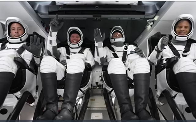 AX-1 Crew waiting for liftoff (image: Liftoff video, Rakia YouTube channel)