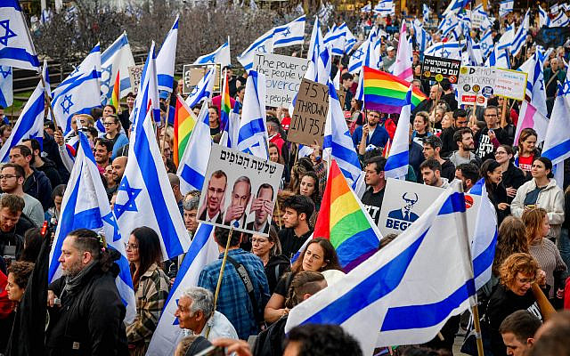 Israelis protest against the Israeli government's planned judicial overhaul in Tel Aviv on March 25, 2023. (Avshalom Sassoni/Flash90)