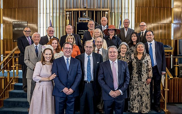 Ilana & Rabbi Daniel Epstein front row, first and second from the left. With the Board of Management of the Western Marble Arch Synagogue, May 2022. (Leivi Saltman (www.leivisaltmanphotography.com))