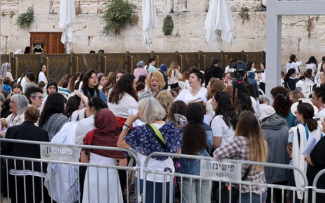 Women of the Wall praying during Rosh Hodesh services.
Photo credit: Hila Shiloni Rosner