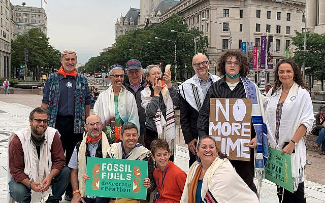 Jewish activists protest against fossil fuels and for a sustainable future. Photo credit and courtesy of Dahlia Rockowitz of Dayenu and COEJL.