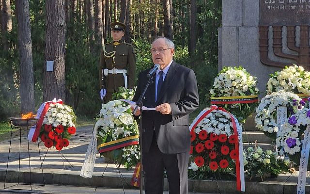 Chairman of Yad Vashem Dani Dayan at the memorial ceremony in the Ponary forest, remembering the over 200,000 Lithuanian Jews brutally murdered during the Holocaust, at this very site. (X, formerly Twitter, used in accordance with Clause 27a of the Copyright Law)