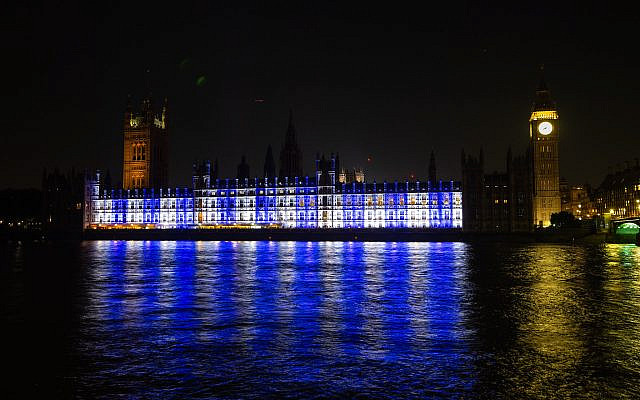 The Houses of Parliament lit up in the Blue and White of Israel’s flag as a show of solidarity, 9 October 2023 (UK Parliament's X account)