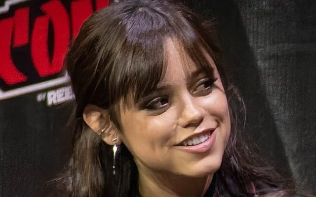 Jenna Ortega at 2022 Comic Con. (Chris Roth; used under a Creative Commons license)