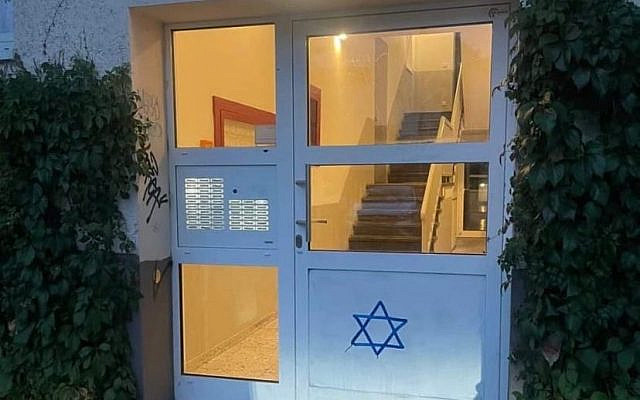 Star of David etched onto the home of a Jewish woman in Germany, October 2023
