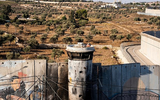 Image: Shutterstock/Luigi Morris - Bethlehem, West Bank, Palestine. September 10, 2022: The Separation Wall In Bethlehem
