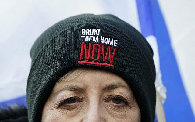 Activists protest for the release of Israeli hostages at the 'Bring Them Home Now' rally after nearly 100 days in captivity, in New York, January 12, 2024 (TIMOTHY A. CLARY / AFP)