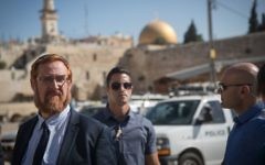 MK Yehuda Glick (l) at the Western Wall Plaza after visiting the Temple Mount compound in Jerusalem's Old City, August 29, 2017. (Hadas Parush/Flash90).