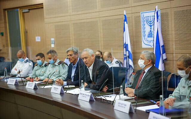 تصویر: بنی گانتز وزیر دفاع حین سخن در کمیتهٔ امور خارجی و دفاعی کنست، ۱۹ اکتبر ۲۰۲۱. 
(Noam Mushkovitz/Knesset Spokesperson)