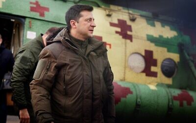 تصویر: یهودیان ولودیمیر زلنسکی رئیس جمهوری اوکراین را قهرمان می دانند و می ستایند. 
(Anadolu Agency/Getty Images via JTA)