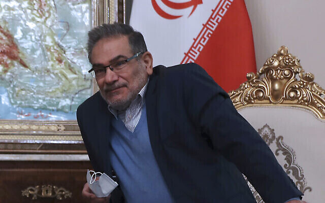 تصویر: دبیرکل شورای امنیت ملی ایرانی، «علی شمخانی» در جلسه ای در تهران، ایران، ۱۲ ژوئن ۲۰۲۱. 
(Vahid Salemi/AP)