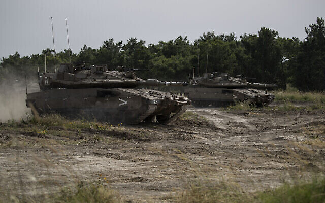 تصویر: تانک-های اسرائيل در تمرینات نظامی در شمال اسرائیل، ۱۳ مه ۲۰۲۰. (Tsafrir Abayov/AP)