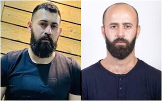 تصویر: یوسف منصور، راست، و مرسل منصور، در ۱۷ آوریل ۲۰۲۳ به اتهام جرائم سنگین امنیتی توسط سازمان امنیت و عملیات ویژهٔ اسرائیل، شاباک، دستگیر شدند. (Shin Bet)