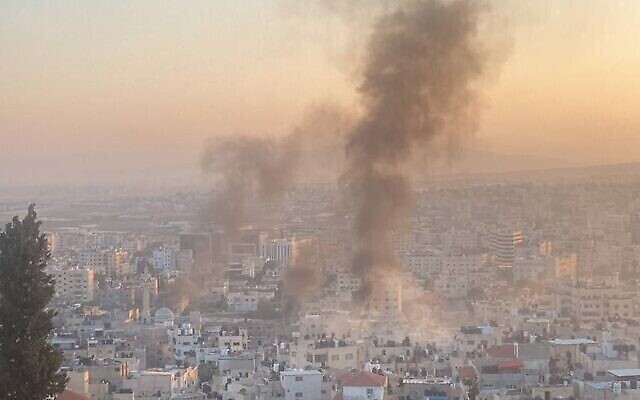 صحنه-ای از حملهٔ هوایی اسرائیل به شهر جنین در کرانهٔ باختری، ۳ ژوئیهٔ ۲۰۲۳. (Social media)
