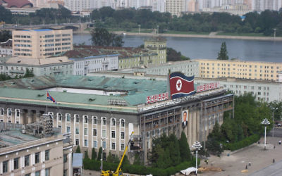 Un bâtiment gouvernemental à Pyongyang, la capitale nord-coréenne. Illustration. (Crédit : David Stanley/CC BY/Flikr)