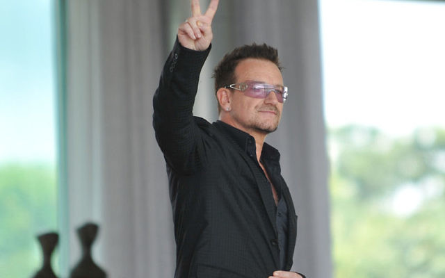 Le chanteur de U2, Bono au Brésil, en 2011 (Crédit : Creative Commons - CC BY, Agência Brasil, a public Brazilian news agency)