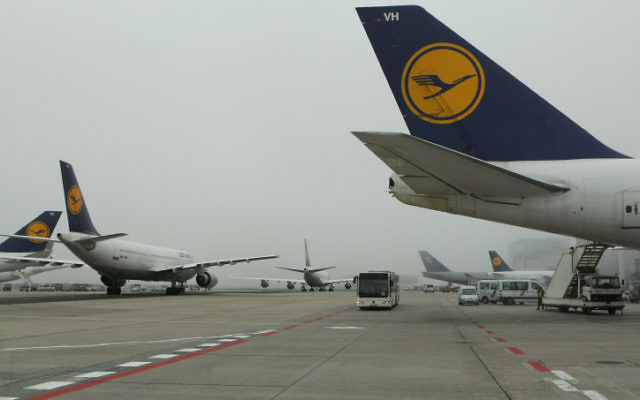 Image illustrative d'un avion de la Lufthansa. (Crédit : Kobi Gideon/Flash90)