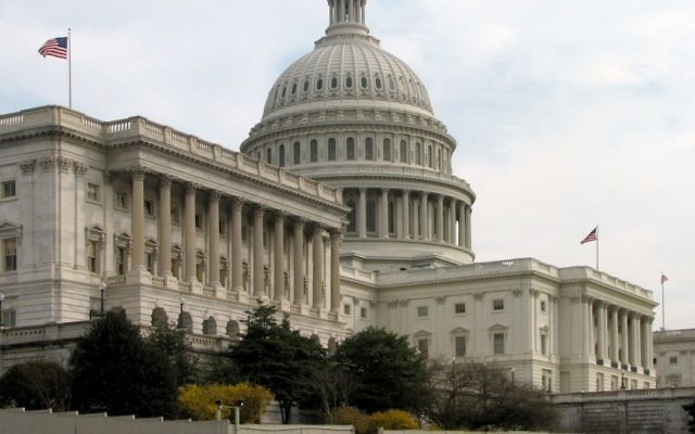Le bâtiment du Sénat - sur la colline du Capitole à Washington (Crédit : Wikimedia Commons)