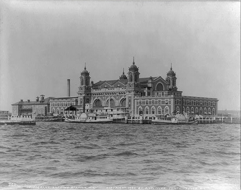 Ellis Island in 1905. (photo credit: Wikimedia commons)