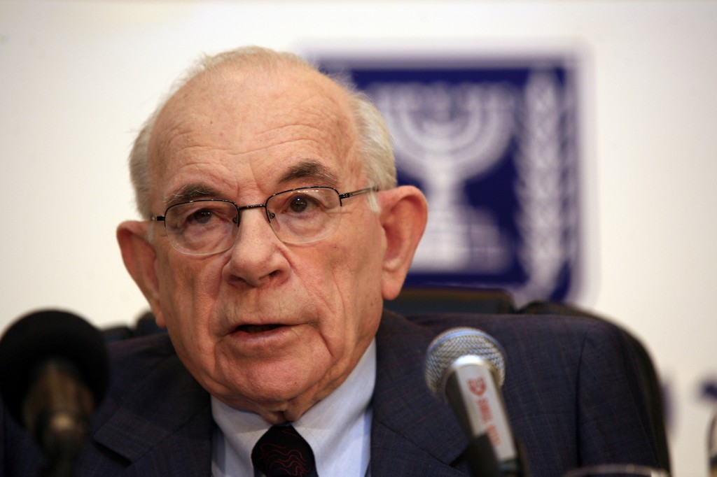 Former Supreme Court justice Eliyahu Winograd in 2007 at a press conference (photo credit: Nati Shohat/Flash90)