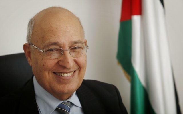 Nabil Shaath dans son bureau de Ramallah, le 18 janvier 2012. (Crédit : Miriam Alster/Flash90)