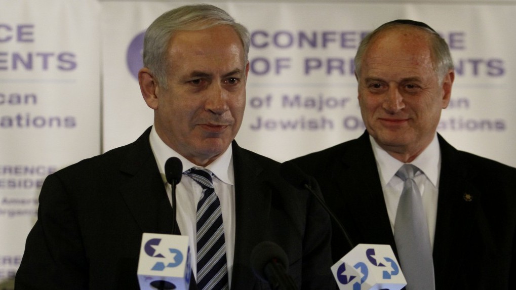 Malcolm Hoenlein (right) with Prime Minister Benjamin Netanyahu (Photo credit: Uri Lenz/FLASH90)