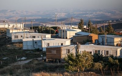 L'avant-poste d'Amona, en Cisjordanie, en juin 2012. (Crédit : Noam Moskowitz/Flash90)