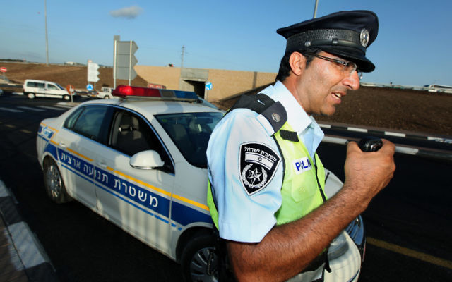 La police de la circulation en action en 2010 (Crédit : Moshe Shai/FLASH90)