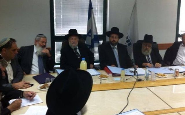Une réunion du conseil du grand rabbinat, en 2013. (Crédits : Facebook)