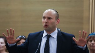 Le dirigeant du parti HaBayit HaYehudi, Naftali Bennett (Crédit : Yonatan Sindel/Flash90).