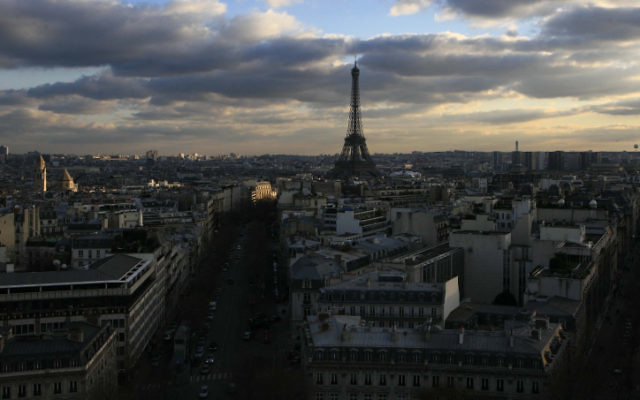 Vue de Paris (Crédit : Yossi Zamir/Flash90)