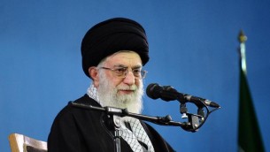 L'ayatollah Khamenei, le 8 février 2014 à Téhéran (Crédit : Site web de l'ayatollah Khamenei/AFP/Archives)