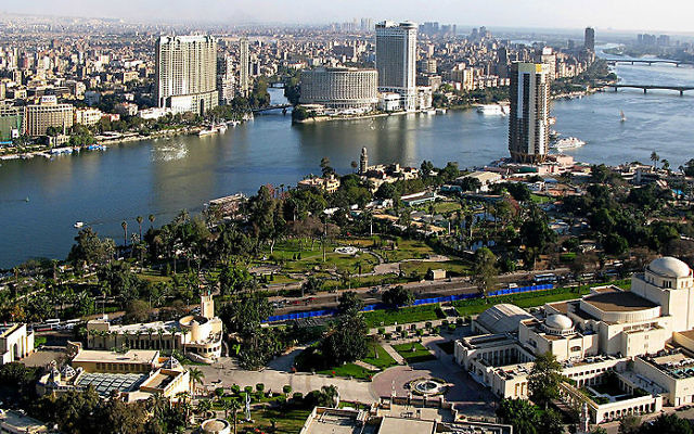 Vue du Caire, Égypte (Crédit : Raduasandei/domaine publique/Wikimedia Commons)
